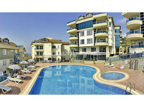 Turnkey Properties with Castle and Sea View in Alanya - Смештај