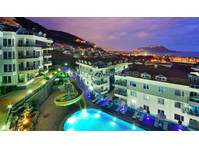 Turnkey Properties with Castle and Sea View in Alanya - Locuinţe