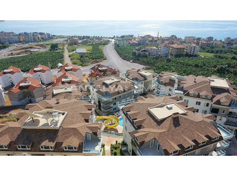 Turnkey Properties with Castle and Sea View in Alanya - Housing
