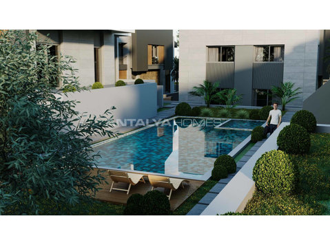 Villas in Complex near Forest in Antalya Dosemealti - Nhà