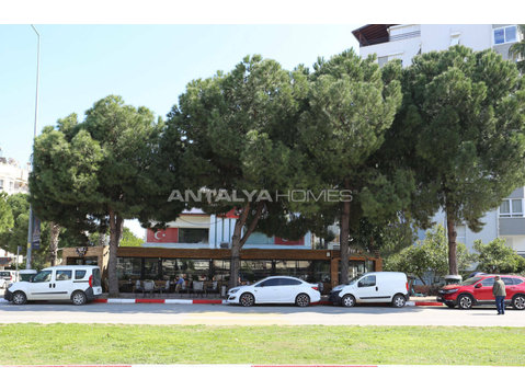 Workplace with Investment Potential in Antalya Konyaalti - Housing