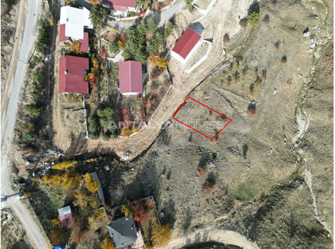 Zoned Plot of 319 Square Meters in Antalya Konyaaltı - Смештај