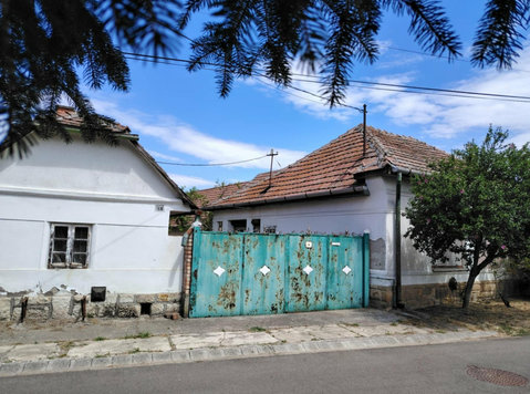 Ungarn-sanierungsbedürftiges Landhaus in Ungarn zu verkaufen - Häuser