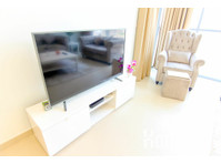Bright Furnished 1 BR Apartment - アパート