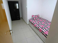 Big maid room for couples - sharing 2 bathroom, 27-3-24 - دفتر کار/بازرگانی
