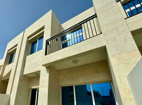 Amazing vacant 3-bed townhouse in victoria, Damac Hills 2 - Talot
