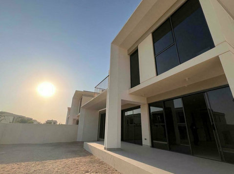 Luxury 5br Standalone Villa | Prime Tilal Al Ghaf - Hus
