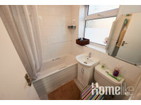 Stylish ground floor 2 bed apartment - Byty