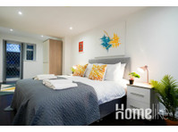 Charming 4 Bedroom Luton Home - Apartemen