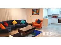 Spacious apartment in  Brentwood - 公寓