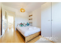 49A Byron Square Modern and Spacious 1 Bed Terrace with… - Korterid