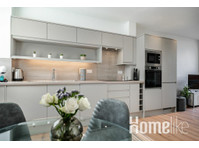 Contemporary vibrant located two bedroom apartments - דירות