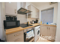 Home Sweet Home - Accommodating  4 Guests - 아파트