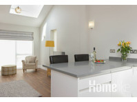Spacious and airy one bedroom apartment - דירות