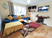 The Eaton 3 Bedroom Bungalow with enclosed garden - Apartments