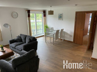 2 Bed / 1 Bath nr Train station, with parking in Ipswich - Апартаменти