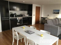 2 Bed Apartment with Quay View and Parking - Apartmány