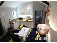 2BR Apartment with inner Courtyard - Apartmani