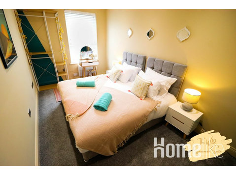 Colourful 1 Bedroom Flat in Peterborough - Apartamentos