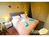 Colourful 1 Bedroom Flat in Peterborough - Apartments