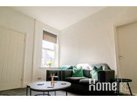 Cozy 3-Bedroom Home in the Heart of South Shields - Apartments