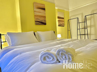 Spacious 4 Bed House FREE Parking, offering individual Room… - อพาร์ตเม้นท์