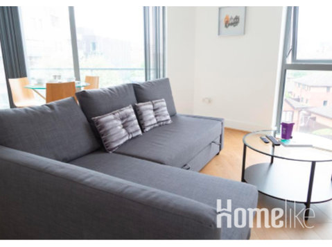 2 BR apartment  in the centre of Liverpool - شقق