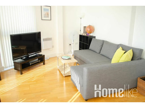Bright and compfy 2 BR penthouse apartment  in the centre… - Korterid
