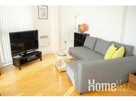 Bright and compfy 2 BR penthouse apartment  in the centre… - Apartemen