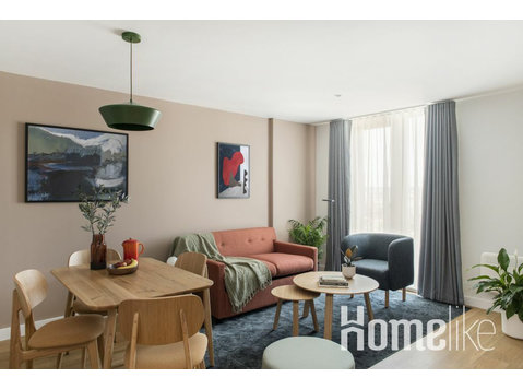 Bright one-bedroom apartment on Paradise Street - Căn hộ