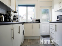 Stanley House, 3 bed Liverpool Stylish Home, Free Parking - Апартмани/Станови