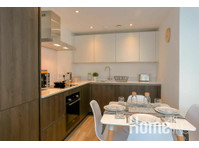Deluxe 2 Bedroom serviced Apartment with Parking & Balcony-… - Apartman Daireleri