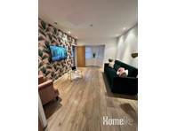 Lovely 3 Bed House Manchester - Apartments