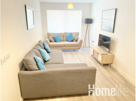 Two bed with two bathroom apartment & Parking - דירות