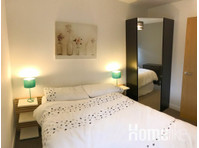 Modern, fresh, bright one bedroom apartment - Asunnot
