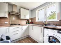 Lovely 3 bedroom ground floor apartment - Byty