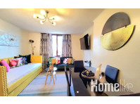2 bed apartment by Sensational Stay Serviced Accommodation - Dzīvokļi