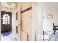 Apartamento de 2 dormitorios de Sensational Stay Serviced… - Pisos