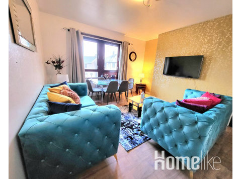Bright and Airy 4 bed flat - 	
Lägenheter