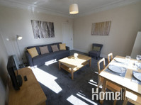 Bright, 2 Bedroom West End Apartment ☆ - Apartments