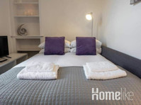 Bright, modern apartment is a five-minute walk from Dundee… - Διαμερίσματα