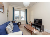 Delightful 2 bedroom apartment in Leith - 	
Lägenheter