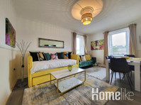 Lovely 4 Bedroom Apartment with 8 Separate Beds - דירות