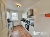 Lovely 4 Bedroom Apartment with 8 Separate Beds - Byty