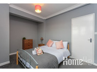 Stunning 3 bed apartment Edinburgh - شقق