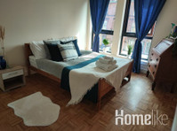 Bright 1 Bedroom Apartment-Private PARKING - Apartman Daireleri