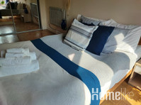 Bright 1 Bedroom Apartment-Private PARKING - アパート