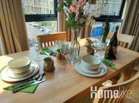 Bright 1 Bedroom Apartment-Private PARKING - アパート