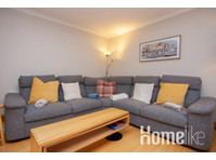 Lovely 3 bedroom Finnieston flat with Parking - குடியிருப்புகள்  