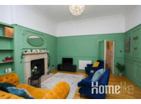 Lovely spacious 2 Bed Flat - דירות